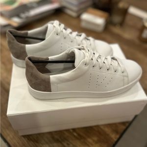 Vince
Varin Leather Low-Top Sneaker, White/Woodsmoke